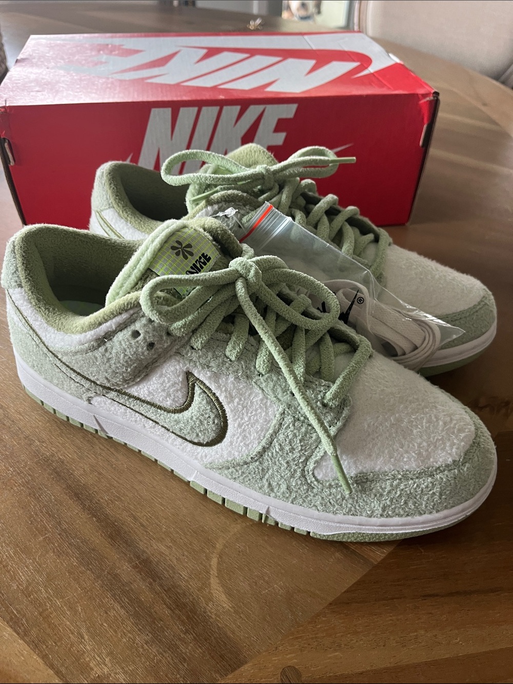 Nike Dunk Low SE ‘Fleece Honeydew’ Sz 9/7.5